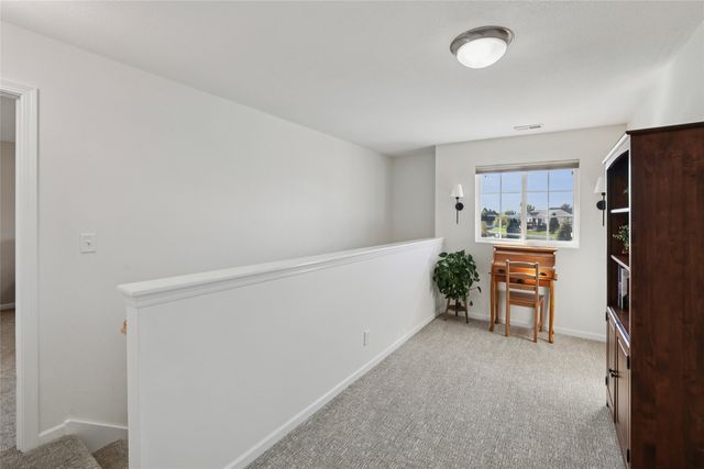 857 SE Lakeview Lane, Waukee, IA 50263