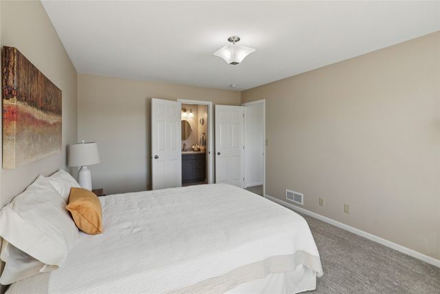 857 SE Lakeview Lane, Waukee, IA 50263