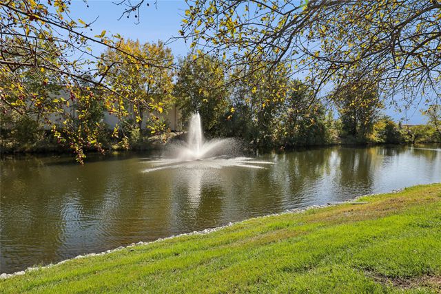 857 SE Lakeview Lane, Waukee, IA 50263