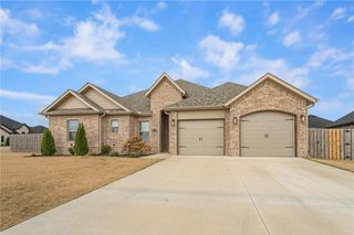 954 Bellagiola Avenue, Tontitown, AR 72762