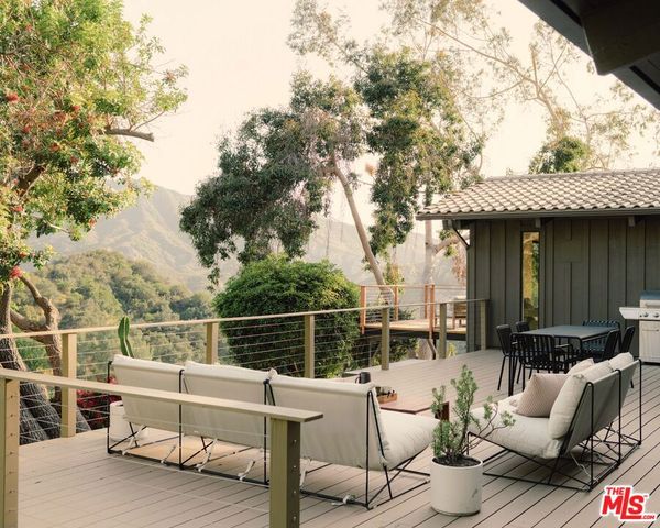 22910 Portage Circle Drive, Topanga, CA 90290