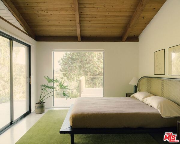 22910 Portage Circle Drive, Topanga, CA 90290