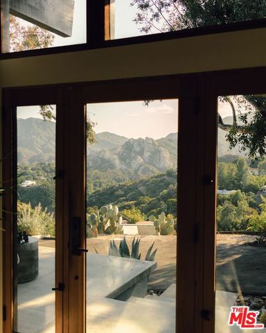 22910 Portage Circle Drive, Topanga, CA 90290