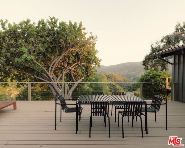 22910 Portage Circle Drive, Topanga, CA 90290