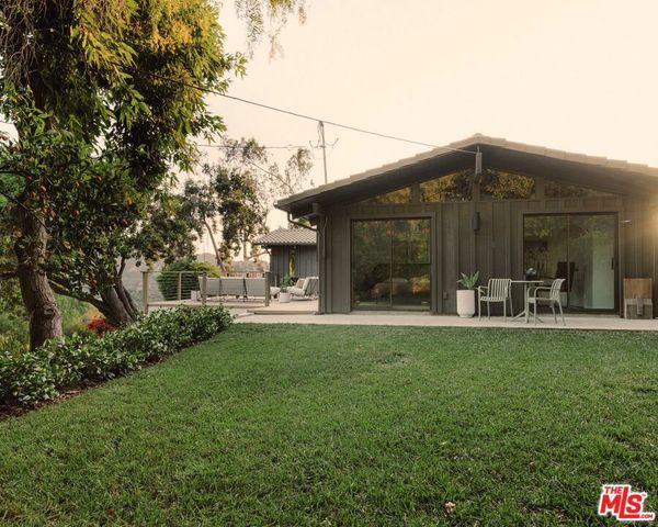 22910 Portage Circle Drive, Topanga, CA 90290