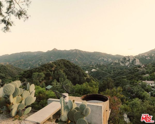 22910 Portage Circle Drive, Topanga, CA 90290