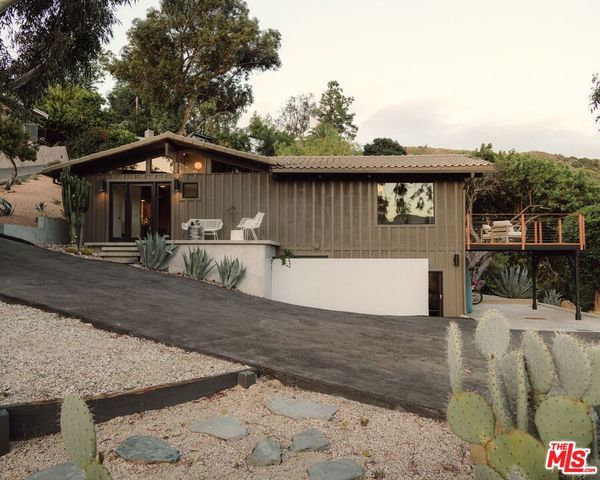 22910 Portage Circle Drive, Topanga, CA 90290