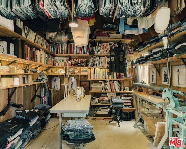 22910 Portage Circle Drive, Topanga, CA 90290