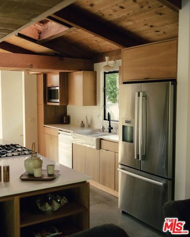 22910 Portage Circle Drive, Topanga, CA 90290