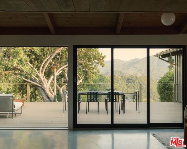 22910 Portage Circle Drive, Topanga, CA 90290