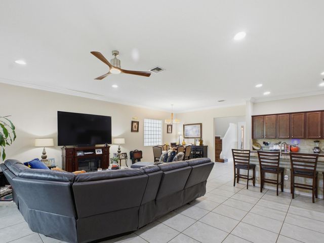 6819 Langdon Way, Lake Worth, FL 33463