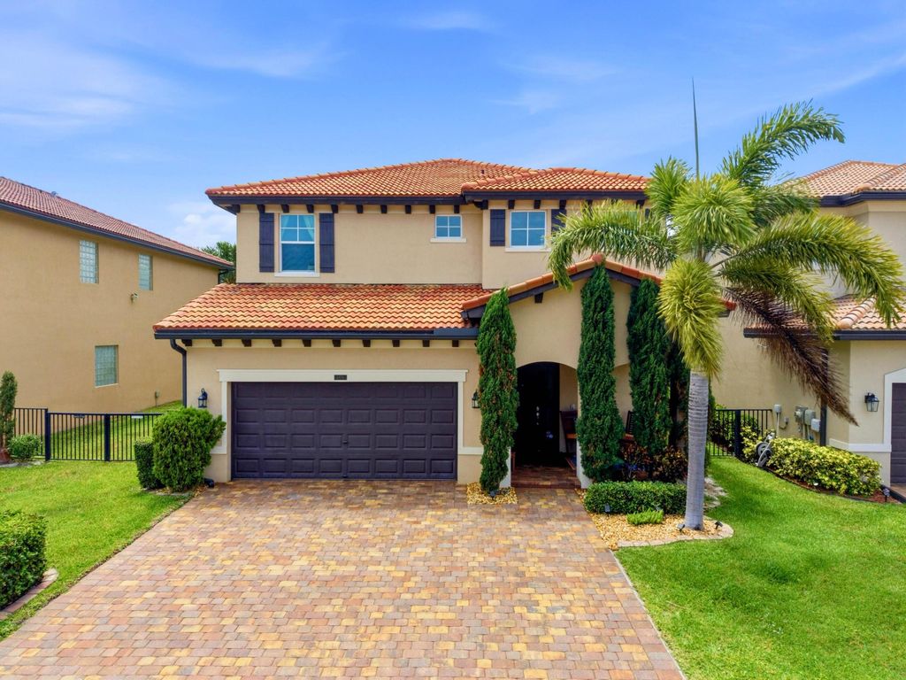 6819 Langdon Way, Lake Worth, FL 33463