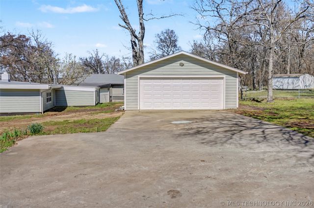 69418 S 325 Road, Wagoner, OK 74467