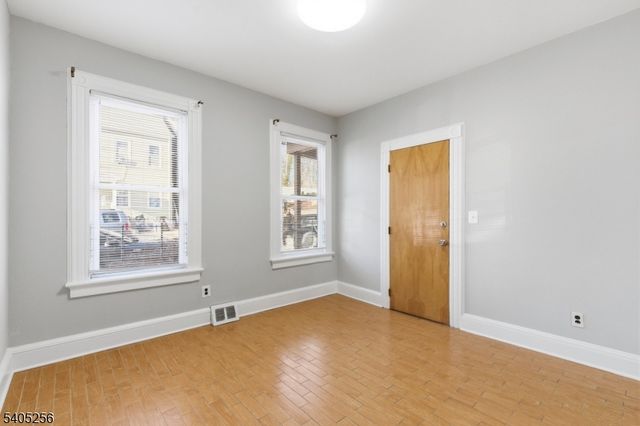 282 N 4Th St, Paterson City, NJ 07522