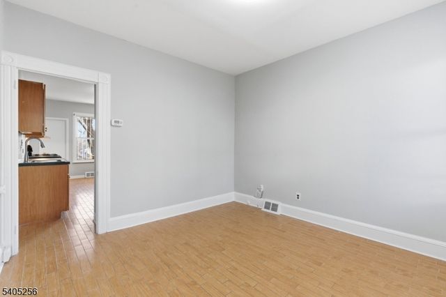 282 N 4Th St, Paterson City, NJ 07522