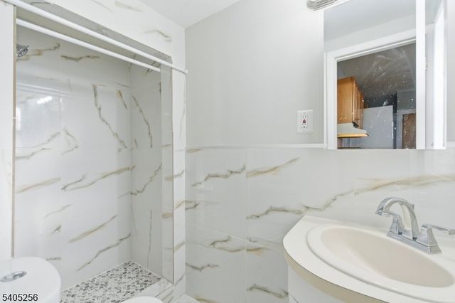 282 N 4Th St, Paterson City, NJ 07522