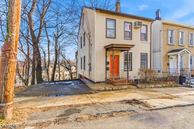 282 N 4Th St, Paterson City, NJ 07522