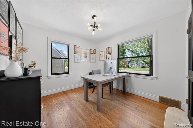 2822 Benjamin Avenue, Royal Oak, MI 48073