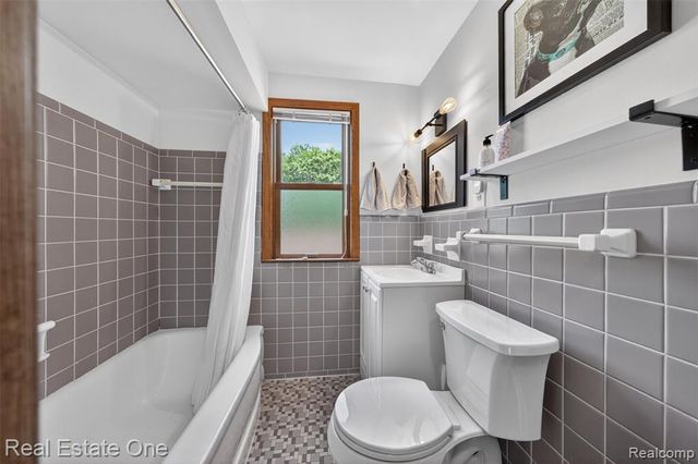 2822 Benjamin Avenue, Royal Oak, MI 48073