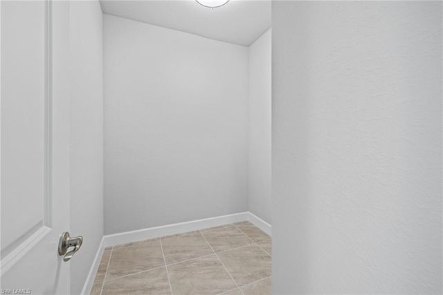 1319 NW 40th PL, Cape Coral, FL 33993