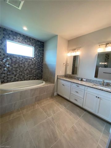 1319 NW 40th PL, Cape Coral, FL 33993