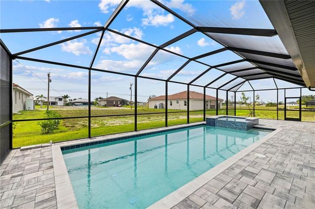 1319 NW 40th PL, Cape Coral, FL 33993