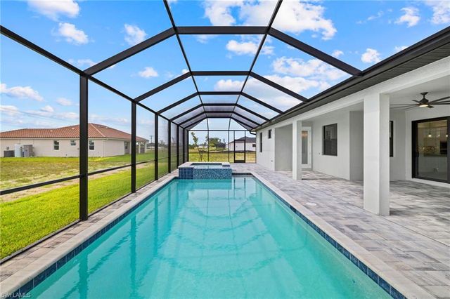 1319 NW 40th PL, Cape Coral, FL 33993