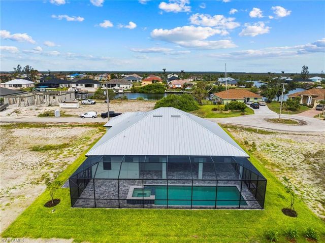 1319 NW 40th PL, Cape Coral, FL 33993