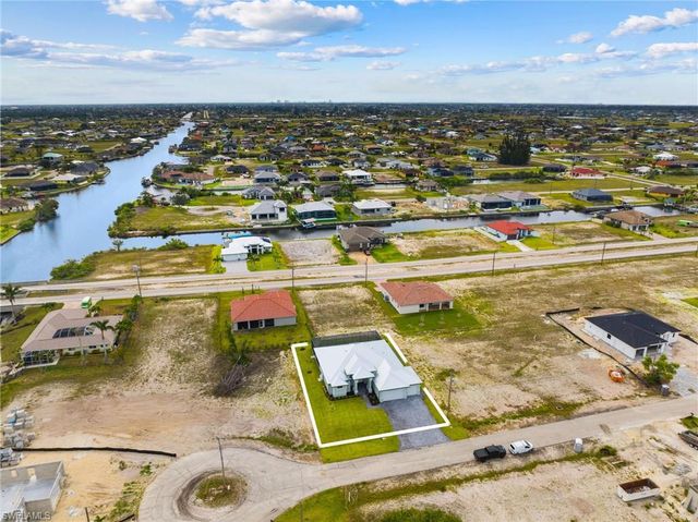 1319 NW 40th PL, Cape Coral, FL 33993