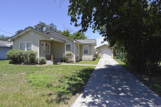203 LEGION DR W, Converse, TX 78109
