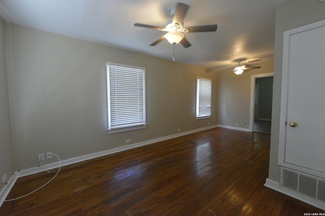 203 LEGION DR W, Converse, TX 78109