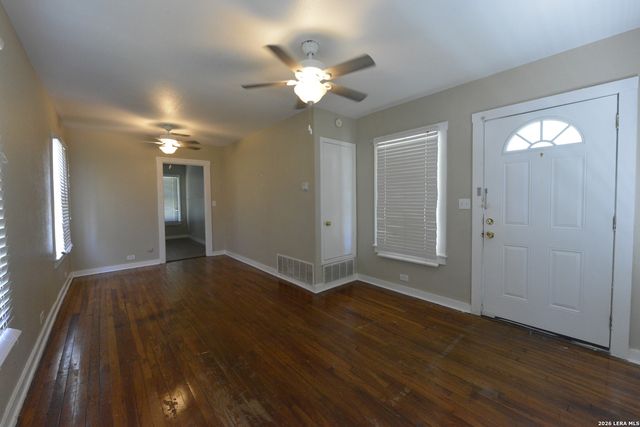 203 LEGION DR W, Converse, TX 78109