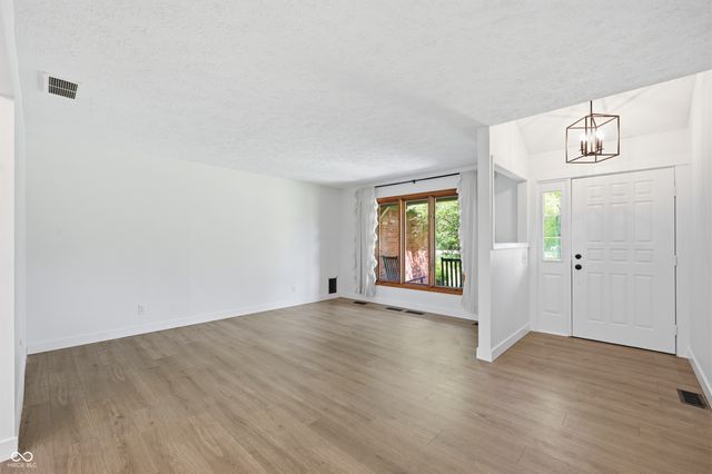 6825 E US Highway 136, Brownsburg, IN 46112