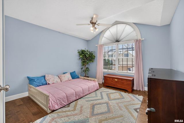 6733 BROOKVIEW Lane, Davenport, IA 52806