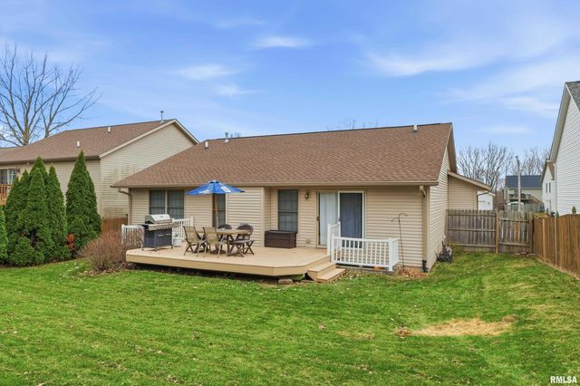 6733 BROOKVIEW Lane, Davenport, IA 52806