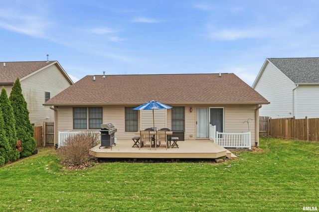 6733 BROOKVIEW Lane, Davenport, IA 52806