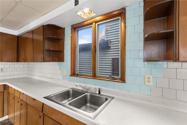 515 Walden Avenue, Tiltonsville, OH 43963