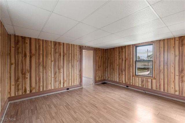 515 Walden Avenue, Tiltonsville, OH 43963