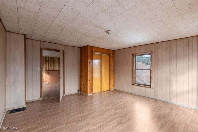 515 Walden Avenue, Tiltonsville, OH 43963