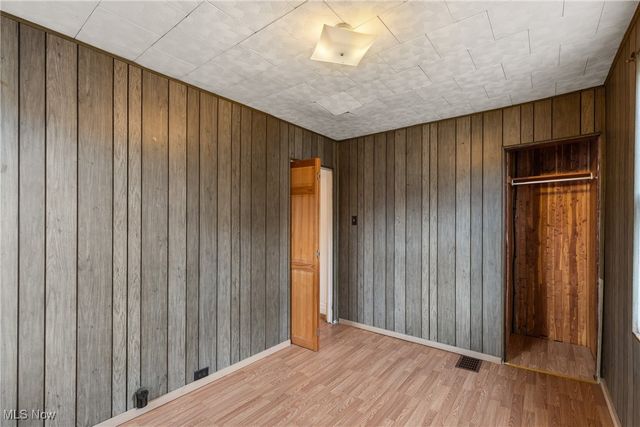 515 Walden Avenue, Tiltonsville, OH 43963