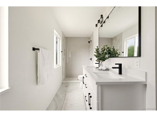8520 W Virginia Ave, Lakewood, CO 80226