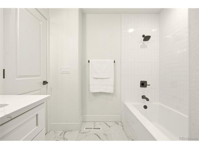8520 W Virginia Ave, Lakewood, CO 80226