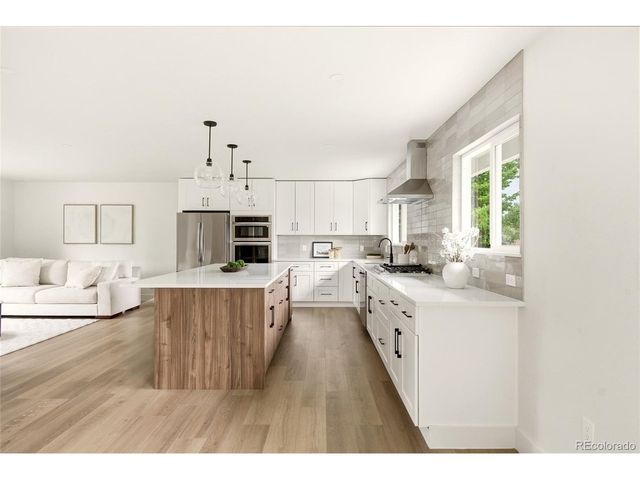 8520 W Virginia Ave, Lakewood, CO 80226