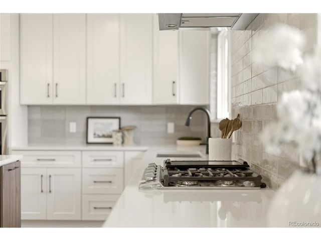 8520 W Virginia Ave, Lakewood, CO 80226