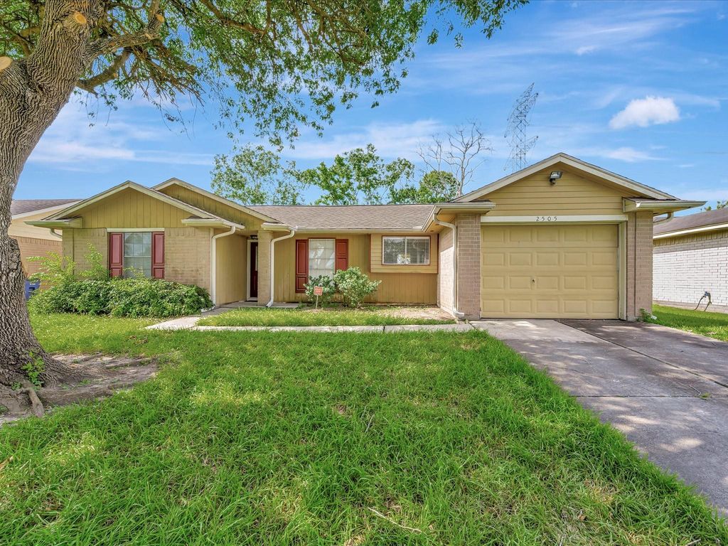 2505 Ironclad Drive, League City, TX 77573