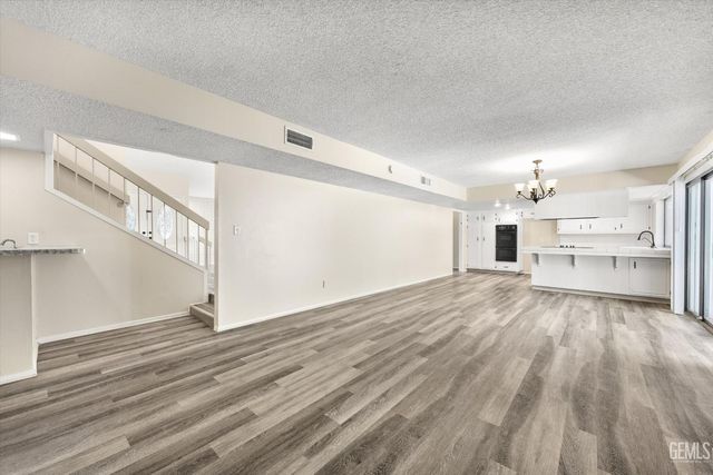 7109 Outingdale Drive, Bakersfield, CA 93309