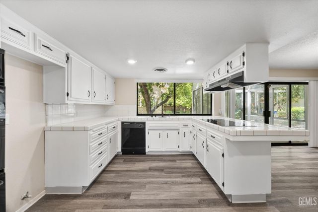 7109 Outingdale Drive, Bakersfield, CA 93309