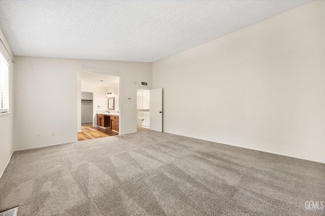 7109 Outingdale Drive, Bakersfield, CA 93309