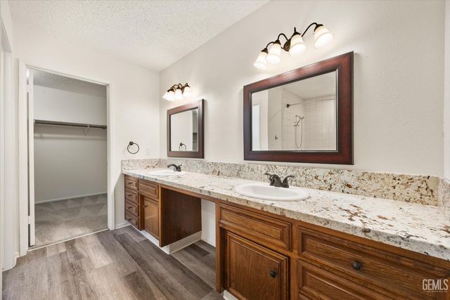 7109 Outingdale Drive, Bakersfield, CA 93309
