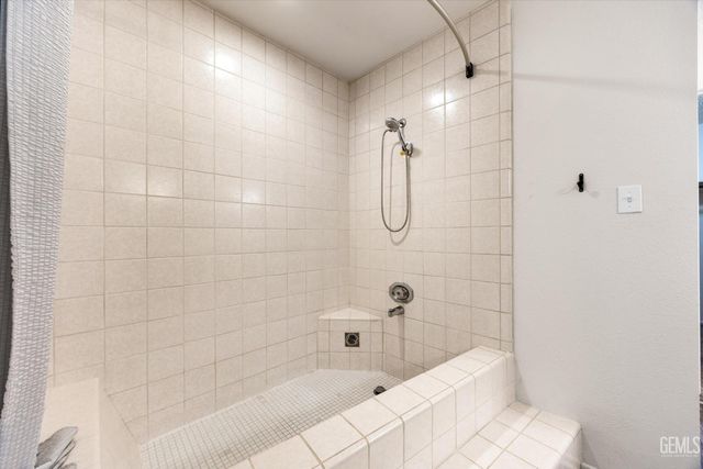 7109 Outingdale Drive, Bakersfield, CA 93309